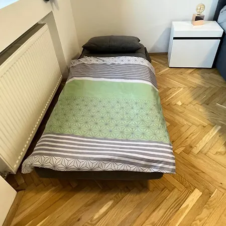 Zentrale Mit Parkplatz * Graz