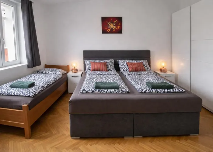 Family With Parking Apartament *