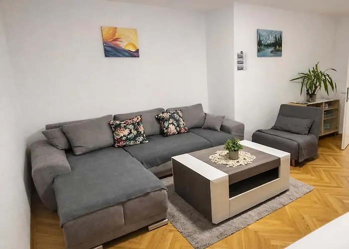 Apartamento Family With Parking Graz